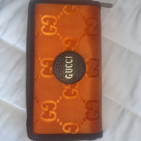 NWOT off the grid gucci zip around wallet Unisex - Picture 9 of 11